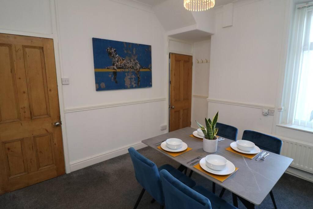 2 Bedroom Characterful House Lancaster Buitenkant foto