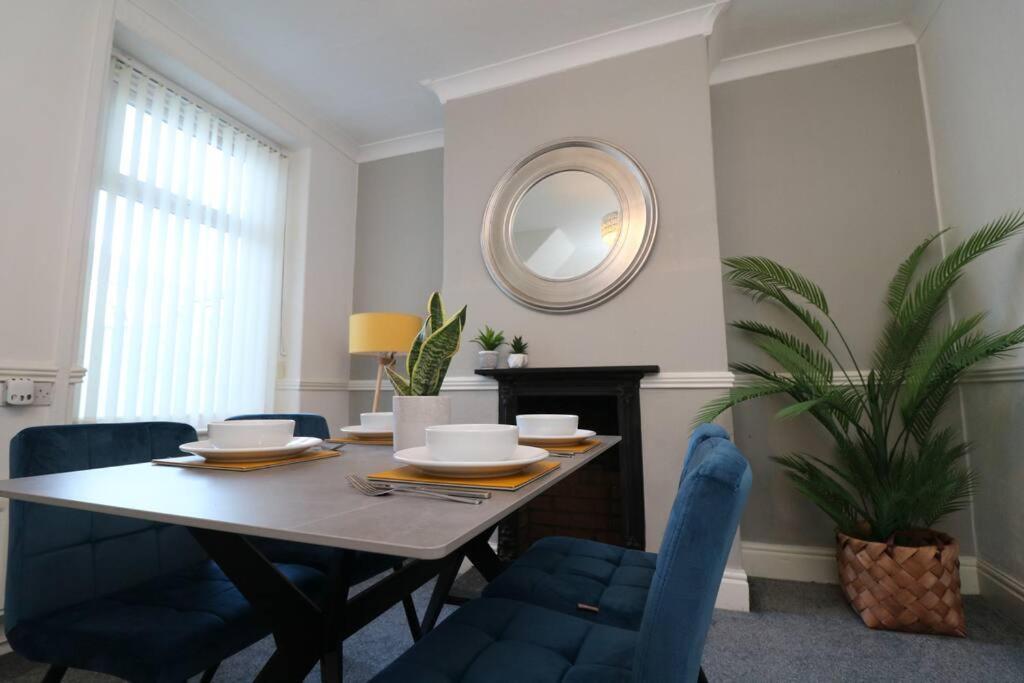 2 Bedroom Characterful House Lancaster Buitenkant foto