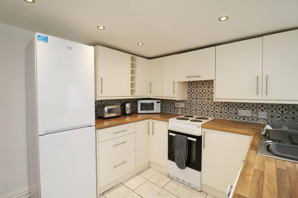 2 Bedroom Characterful House Lancaster Buitenkant foto